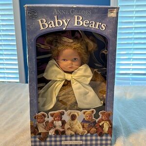 Anne Geddes Baby Bear in box